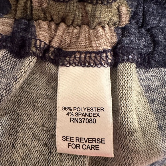 Camouflage Cowl Neck Sweater Ruching on Sides Soft Cozy Fall Sz L - Picture 9 of 10